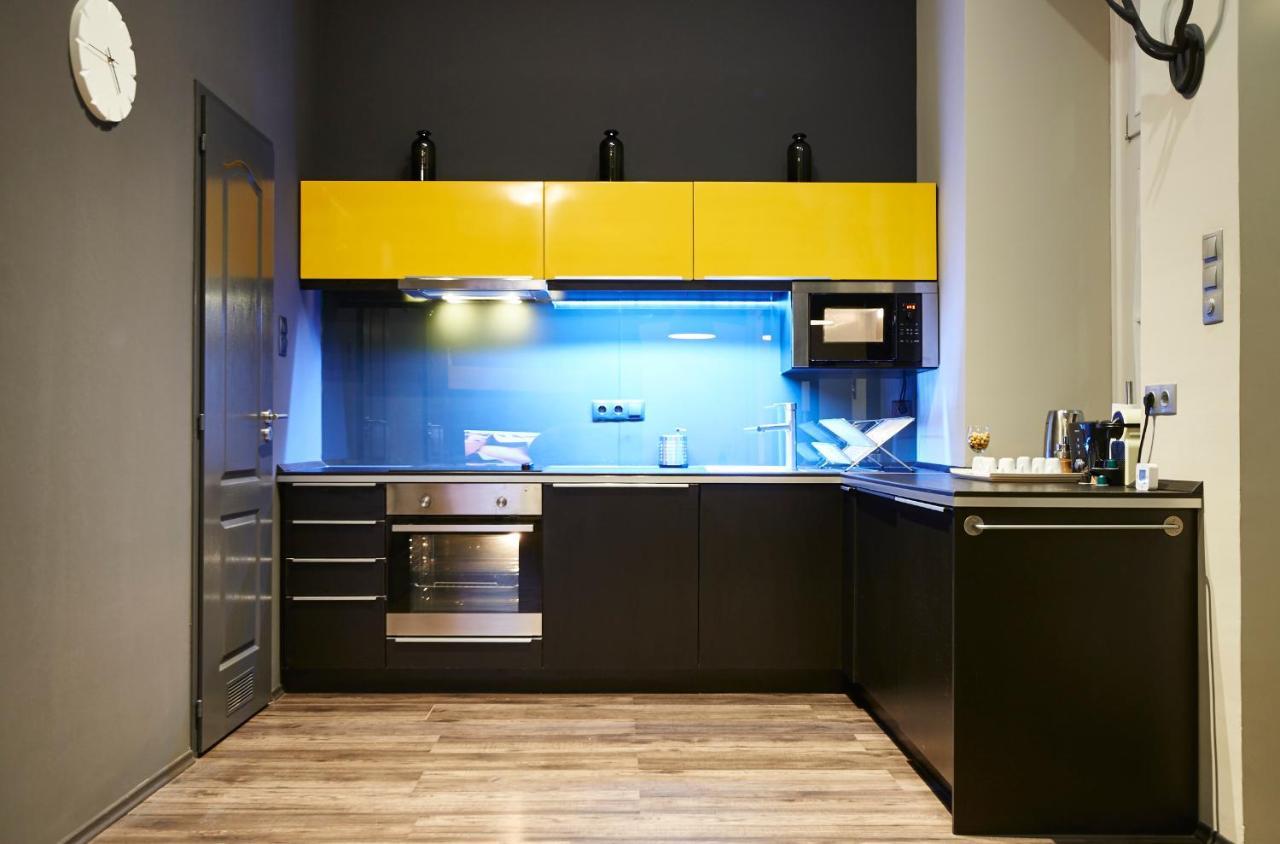 Central Location Yellow-Black Apartment 布达佩斯 外观 照片