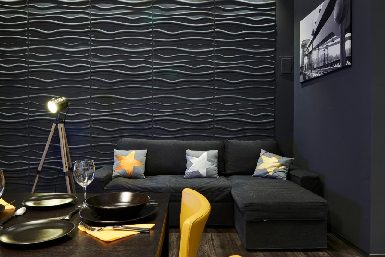 Central Location Yellow-Black Apartment 布达佩斯 外观 照片